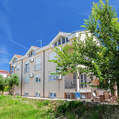 2 Bedroom Lovely In