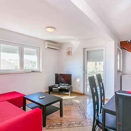 Apartment Schöne 2-zimmer-wohnung In *