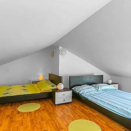 Schöne 2-zimmer-wohnung In Medulin