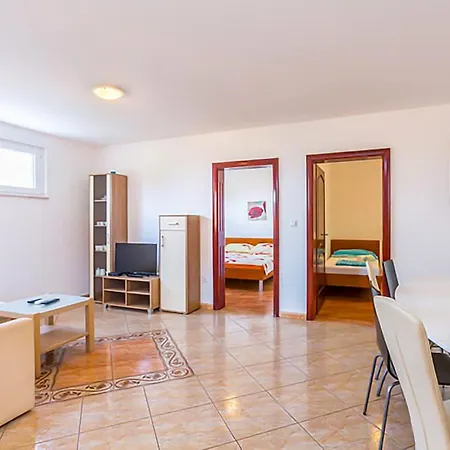 公寓 2 Bedroom Lovely In *